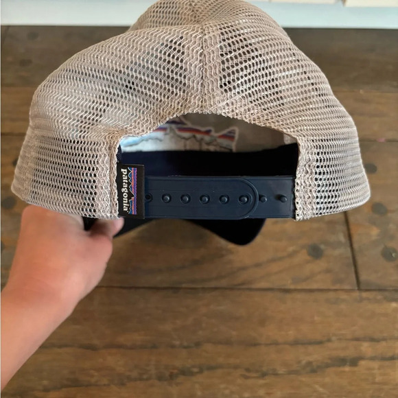 Patagonia Fitz Roy Trout Trucker Hat Adjustable - Picture 4 of 4